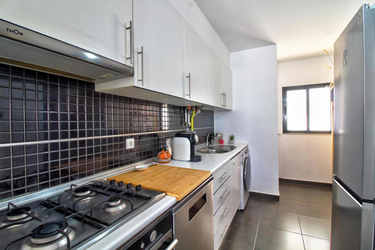 Center Location, Ac, Swimming Pool, And Parking Apartment Olhao Exterior photo