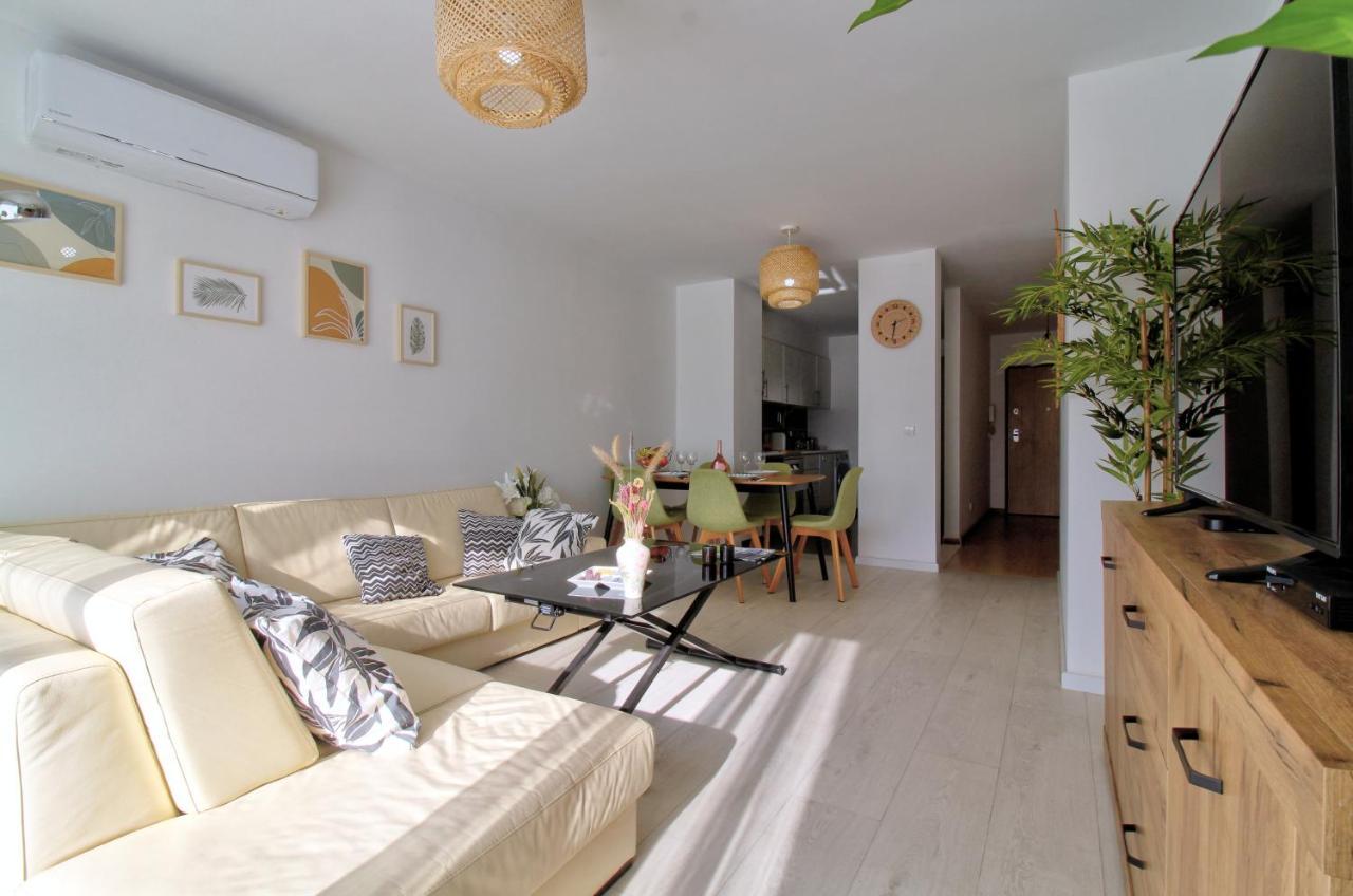 Center Location, Ac, Swimming Pool, And Parking Apartment Olhao Exterior photo